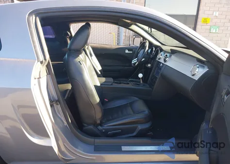 2006 Ford Mustang Gt z USA, uszkodzony, nr VIN 1ZVHT82H365115017